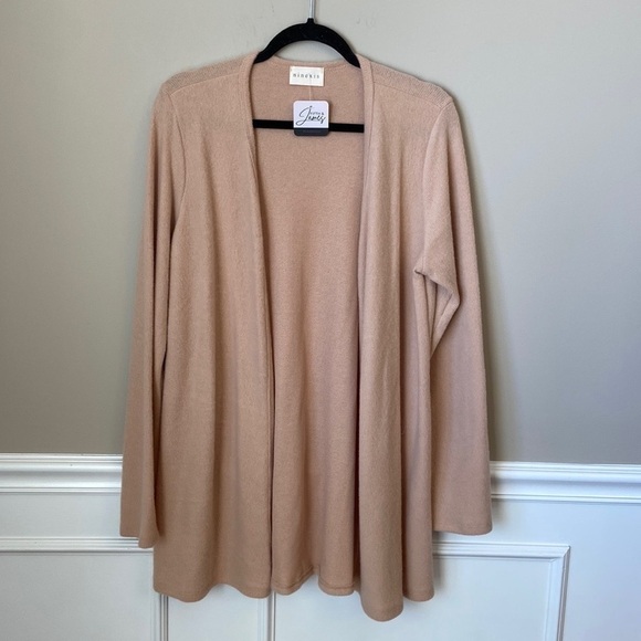 𝅺nwt Soft Beige Cardigan - Picture 1 of 8